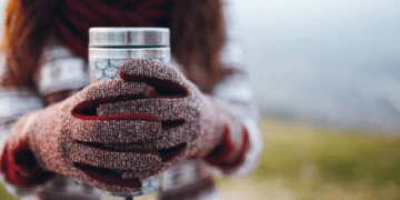 Fashion Accessories: How to Match Gloves to Face Winter